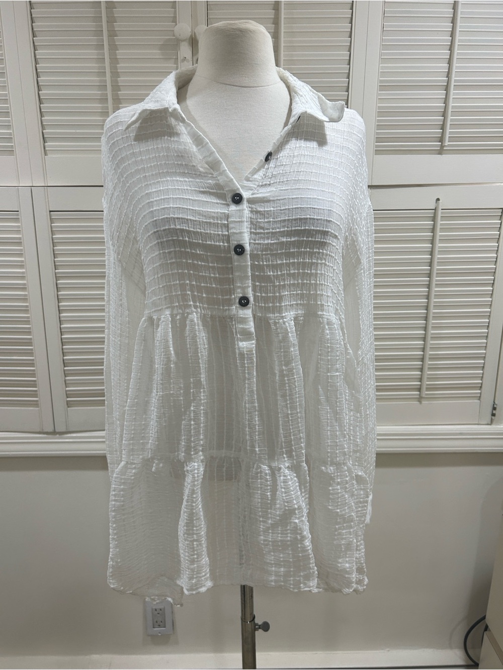 Miou Muse New Textured Button-Front Tunic Top